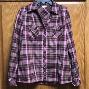 Maurices long sleeve snap shirt Medium